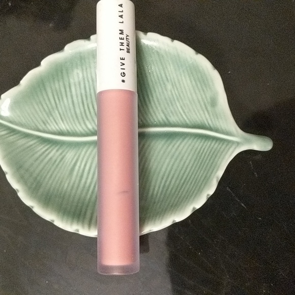 NWT Hydro Gloss - Picture 4 of 4